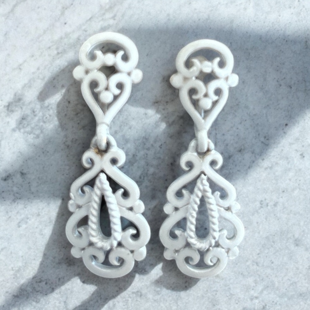 Vintage Crown Trifari White lace dangle Earrings from the 1960s